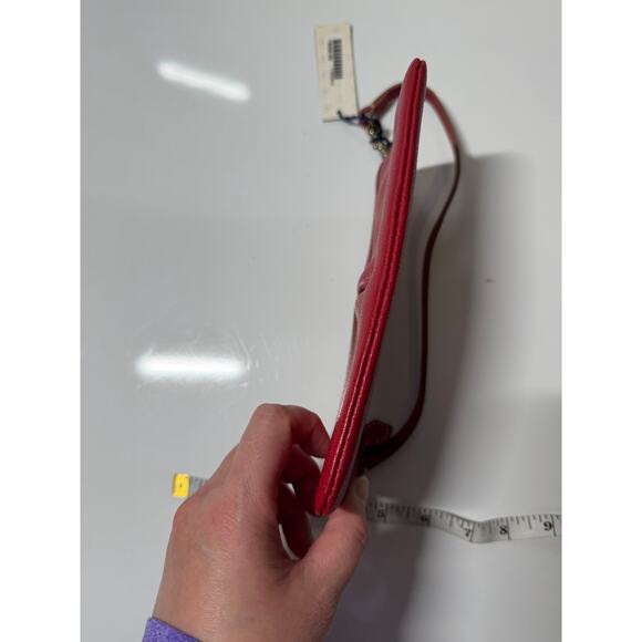 New NWT Dooney & Bourke Red Large Thin Wallet Wristlet 8x4 - Picture 4 of 9